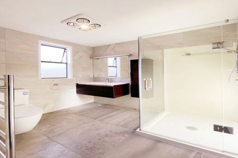 Photo of property in 22f Manuka Road, Glenfield, Auckland, 0629