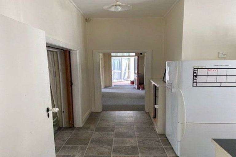 Photo of property in 115 Glenmore Street, Kelburn, Wellington, 6012