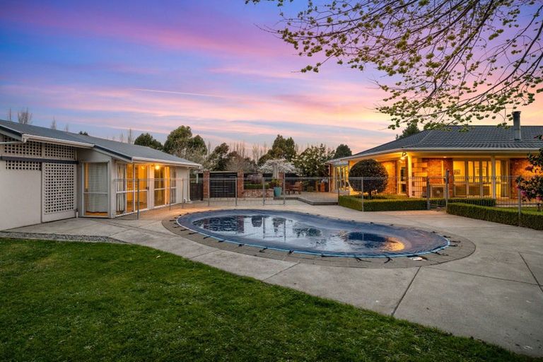 Photo of property in 86 Stanleys Road, Harewood, Christchurch, 8051