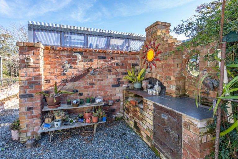 Photo of property in 1287 Okains Bay Road, Okains Bay, 7583