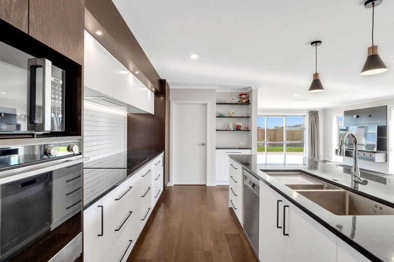 Photo of property in 5 Hydrangea Lane, Milson, Palmerston North, 4414