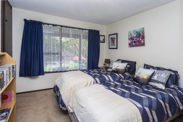 Photo of property in 76 Solomon Avenue, Redwood, Christchurch, 8051