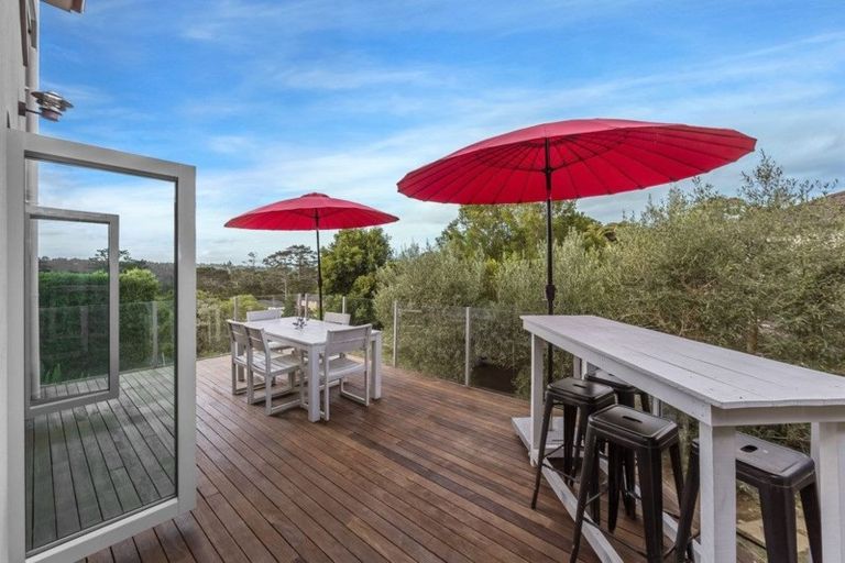 Photo of property in 168 Kittiwake Drive, Schnapper Rock, Auckland, 0632