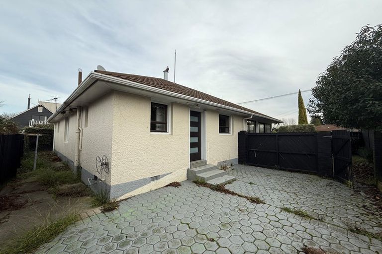 Photo of property in 1/290 Withells Road, Avonhead, Christchurch, 8042