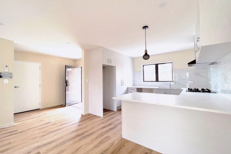 Photo of property in 367c Don Buck Road, Massey, Auckland, 0614