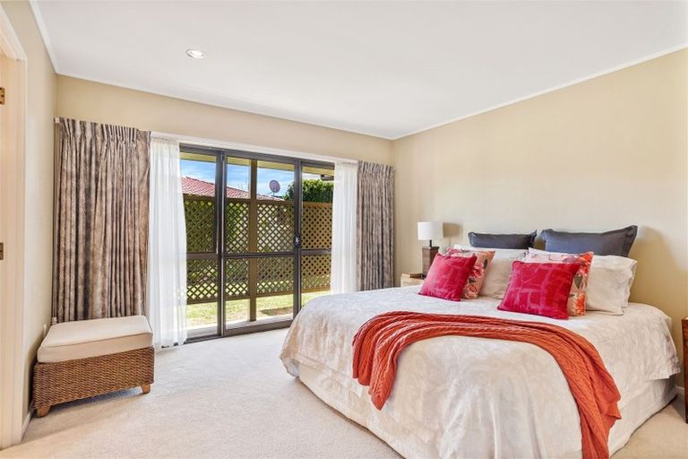 Photo of property in 38 Frank Evans Place, Henderson, Auckland, 0610