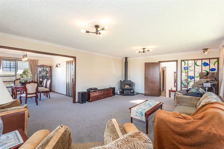 Photo of property in 14 Camberwell Place, Avonhead, Christchurch, 8042