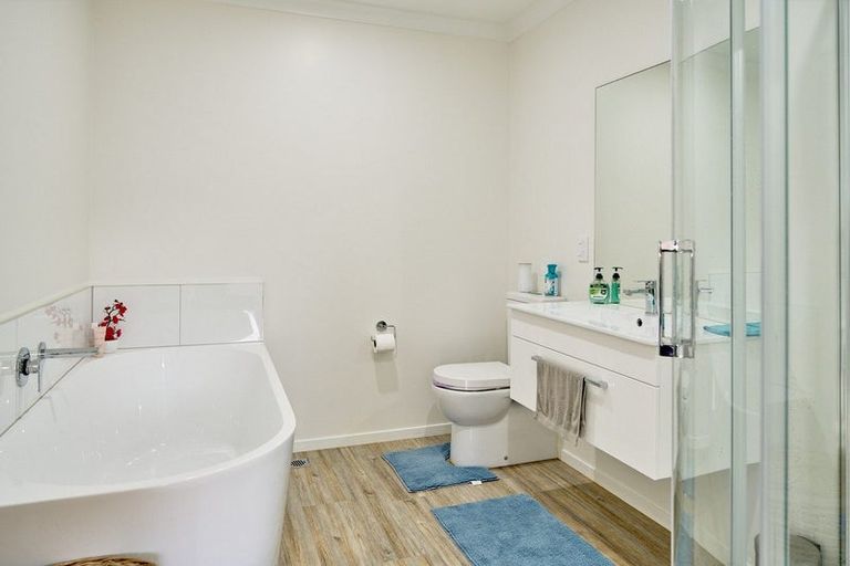 Photo of property in 8 Taiko Place, Kenepuru, Porirua, 5022