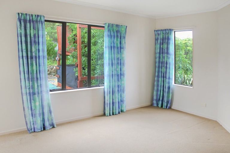 Photo of property in 8 Ruapehu Drive, Fitzherbert, Palmerston North, 4410