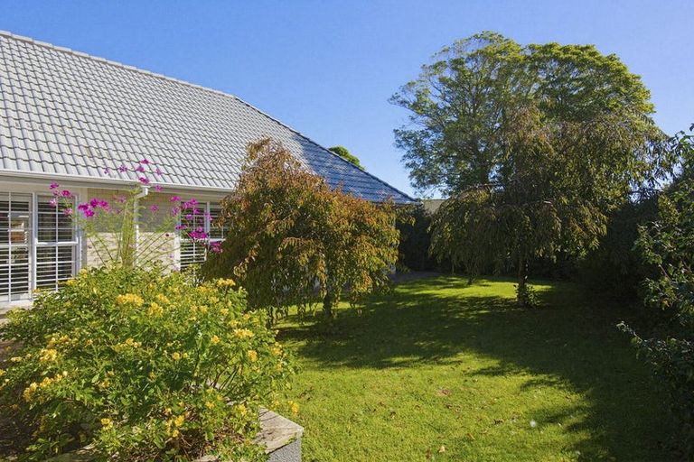 Photo of property in 1 Maple Lane, Waikanae, 5036
