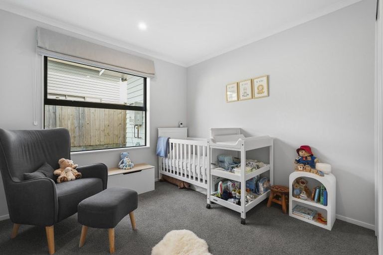 Photo of property in 5 Kuku Avenue, Red Beach, 0932