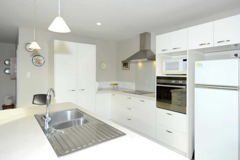 Photo of property in 11 Dunaverty Place, Broomfield, Christchurch, 8042