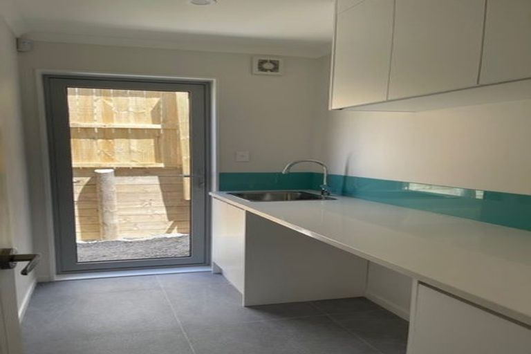 Photo of property in 30 Sorrel Crescent, Bucklands Beach, Auckland, 2012