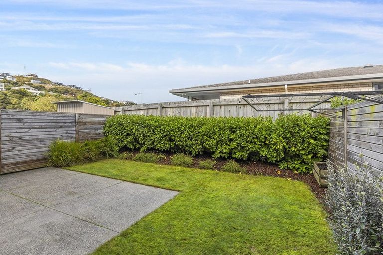 Photo of property in 1b Breakwater Way, Whitby, Porirua, 5024
