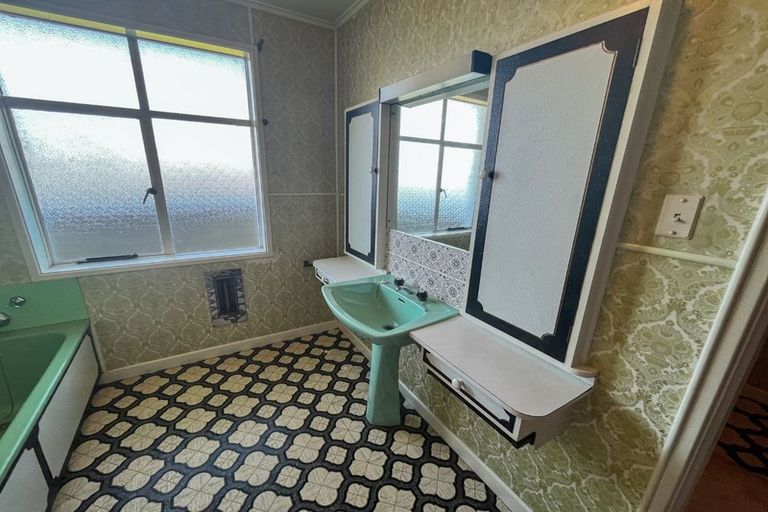 Photo of property in 13 Clouston Street, Saint Martins, Christchurch, 8022