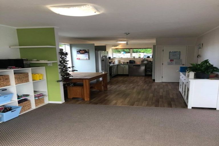 Photo of property in 2 Anaheim Place, Churton Park, Wellington, 6037