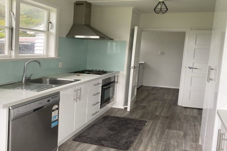 Photo of property in 70 Judd Crescent, Naenae, Lower Hutt, 5011