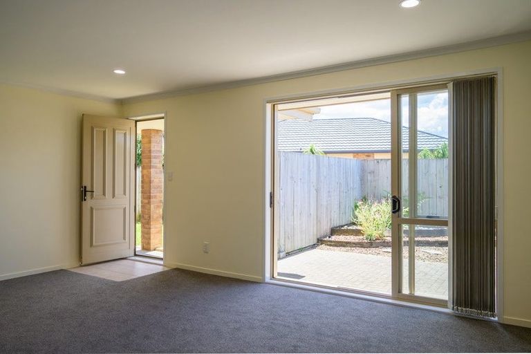 Photo of property in 14 Greig Place, Pukekohe, 2120