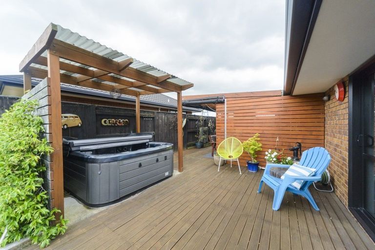 Photo of property in 14 Pegasus Place, Kelvin Grove, Palmerston North, 4414