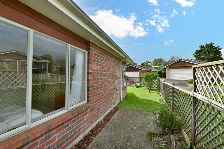 Photo of property in 15 The Grove, Red Beach, 0932