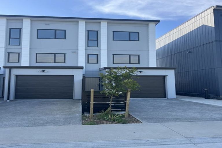 Photo of property in 11 Mataitai Road, Hobsonville, Auckland, 0618