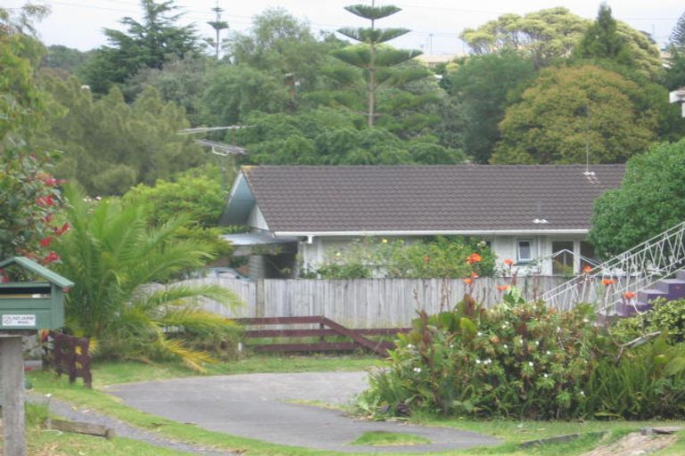 Photo of property in 2/28 Ramillies Place, Glenfield, Auckland, 0629