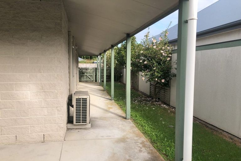 Photo of property in 4 Holly Court, Palmerston North, 4410