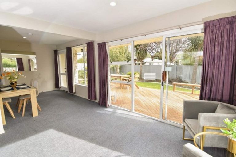 Photo of property in 22 Mckellar Place, Hornby, Christchurch, 8042