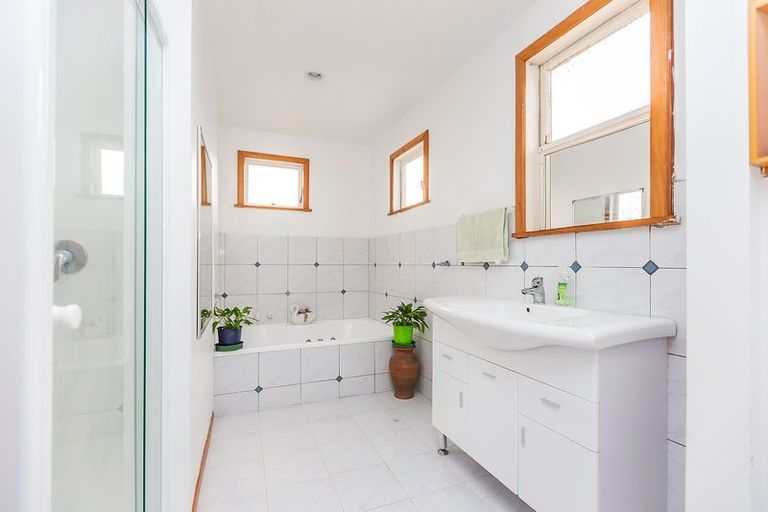 Photo of property in 26 Reef Street, Island Bay, Wellington, 6023