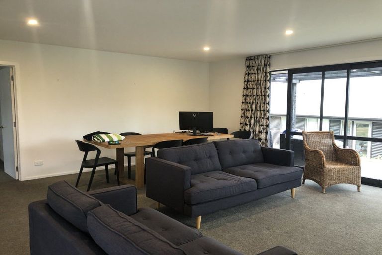 Photo of property in 52 Minaret Ridge, Wanaka, 9305