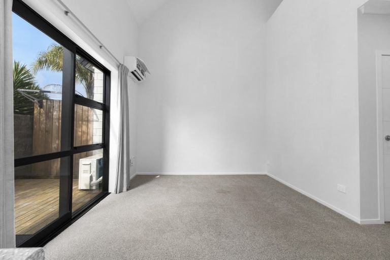 Photo of property in 27u2 Seddon Road, Frankton, Hamilton, 3204