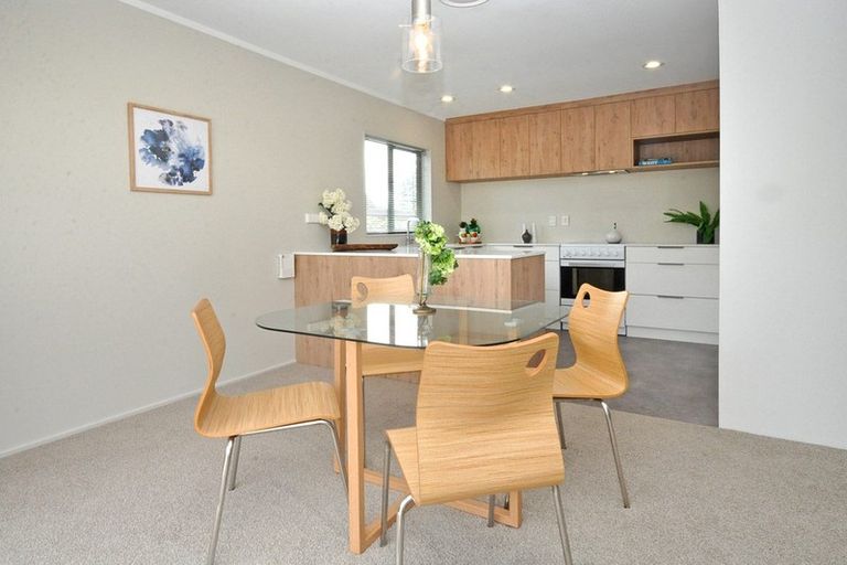 Photo of property in 11/56 Larnoch Road, Henderson, Auckland, 0610