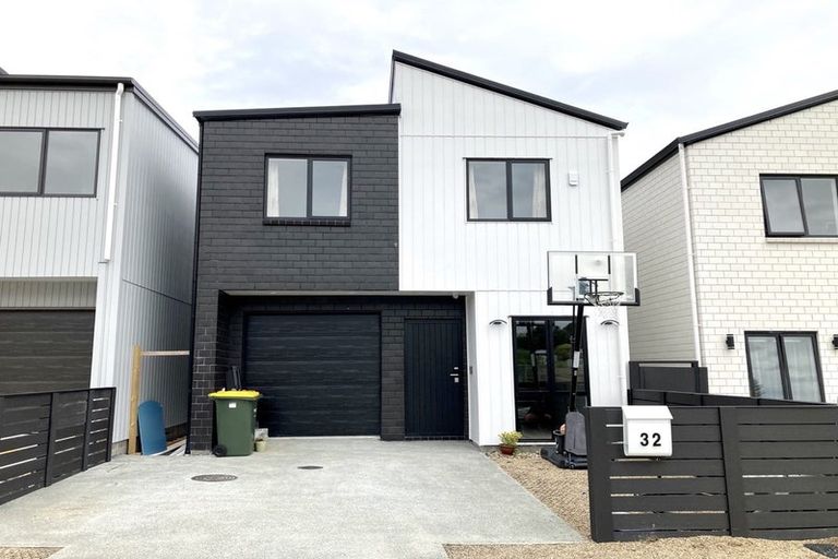 Photo of property in 32 Pilot Drive, Hobsonville, Auckland, 0616