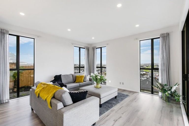 Photo of property in 98 Wainui Road, Silverdale, 0932