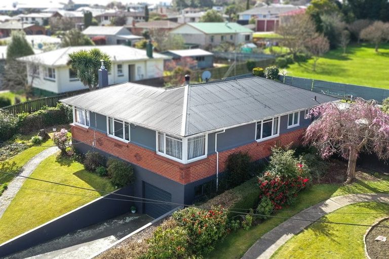 Photo of property in 18 Oxford Street, Holmes Hill, Oamaru, 9401