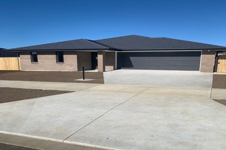 Photo of property in 17 Pipi Crescent, Tuakau, 2121