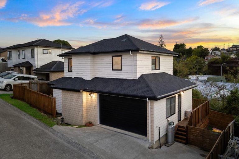 Photo of property in 1b Makora Road, Massey, Auckland, 0614