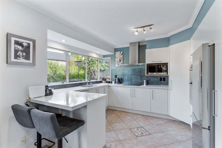 Photo of property in 1 Pelican Lane, Unsworth Heights, Auckland, 0632
