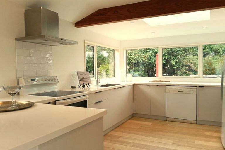 Photo of property in 10 Selwyn Parade, Lyttelton, 8082