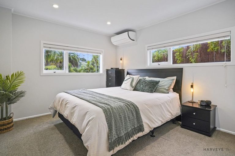 Photo of property in 14 Willowbrook Place, Titirangi, Auckland, 0604