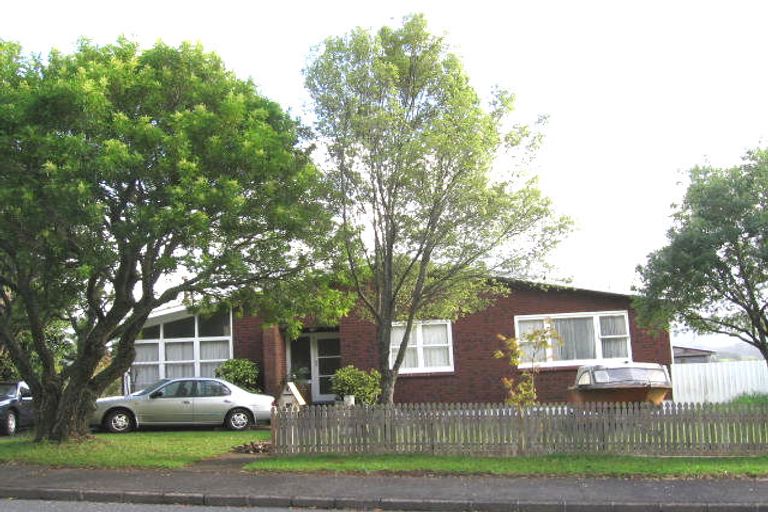 Photo of property in 11 Autumn Avenue, Glen Eden, Auckland, 0602