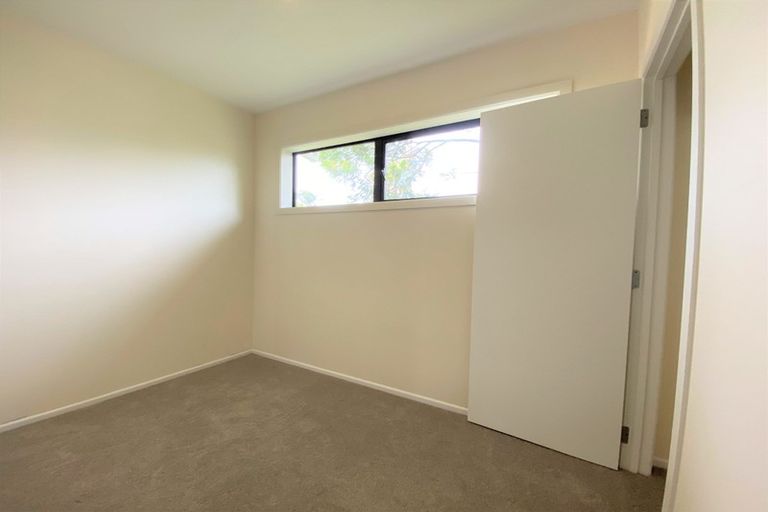 Photo of property in 38 Royal View Road, Te Atatu South, Auckland, 0610