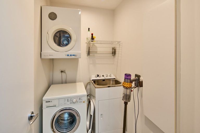 Photo of property in 4a/22 Telford Terrace, Oriental Bay, Wellington, 6011