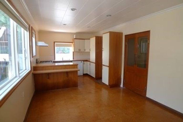 Photo of property in 38 Eden Street, Island Bay, Wellington, 6023