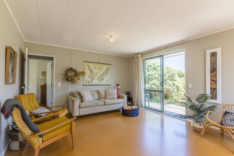 Photo of property in 44 Paetawa Road, Peka Peka, Waikanae, 5391