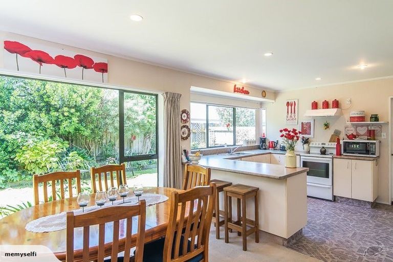 Photo of property in 9a Mistral Place, Paraparaumu Beach, Paraparaumu, 5032