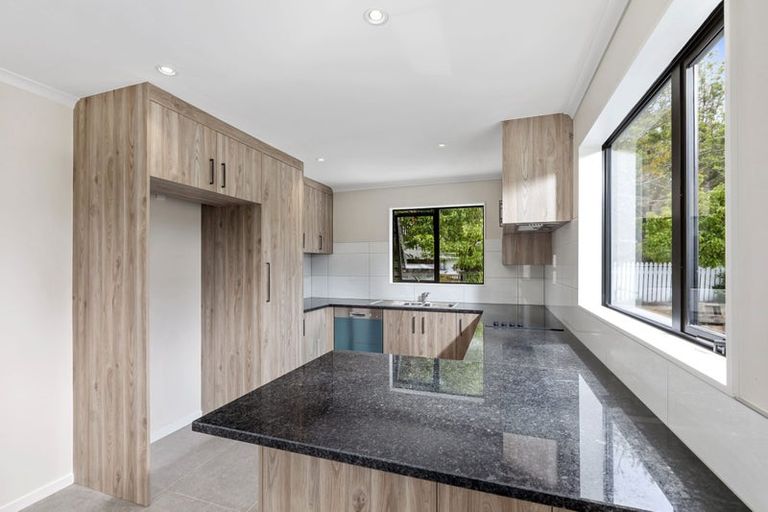 Photo of property in 10a Neilon Place, Northcross, Auckland, 0632