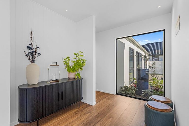 Photo of property in 2 Emeline Chapman Drive, Cracroft, Christchurch, 8022
