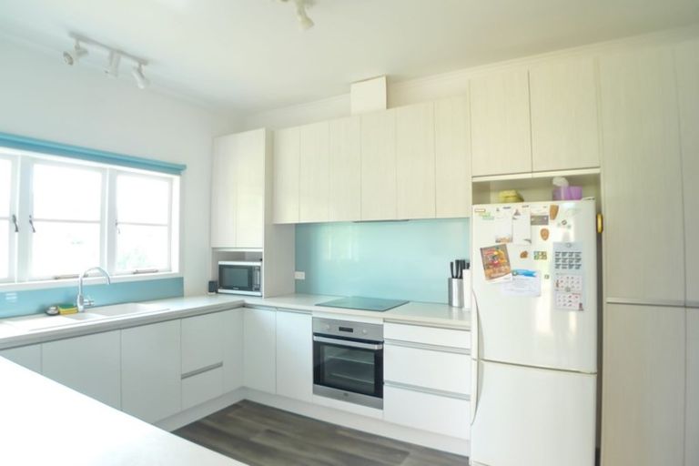 Photo of property in 71 Keegan Drive, Massey, Auckland, 0614