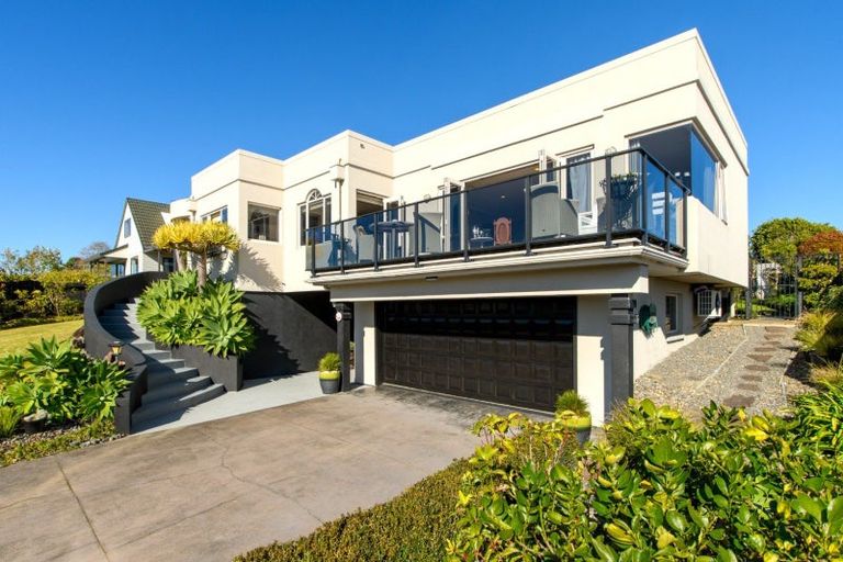 Photo of property in 5 Downing Place, Welcome Bay, Tauranga, 3112